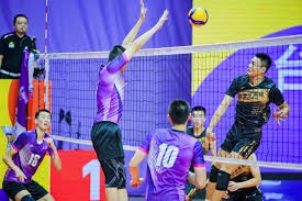 电视转播合同。劳资协议变动。超级顶薪合同。金钱的涌入前所未有，如今的球星们也像传奇球员一样赚得盆满钵满。