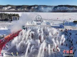 纽约洋基队传奇主帅比利·马丁多次被解雇又重聘，成为大老板时代下的特殊景观