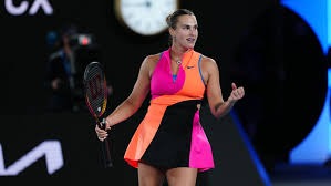 东契奇遭遇冲突细节曝光！斯罗德直奔更衣室，隔人出手，艾顿难以抵挡