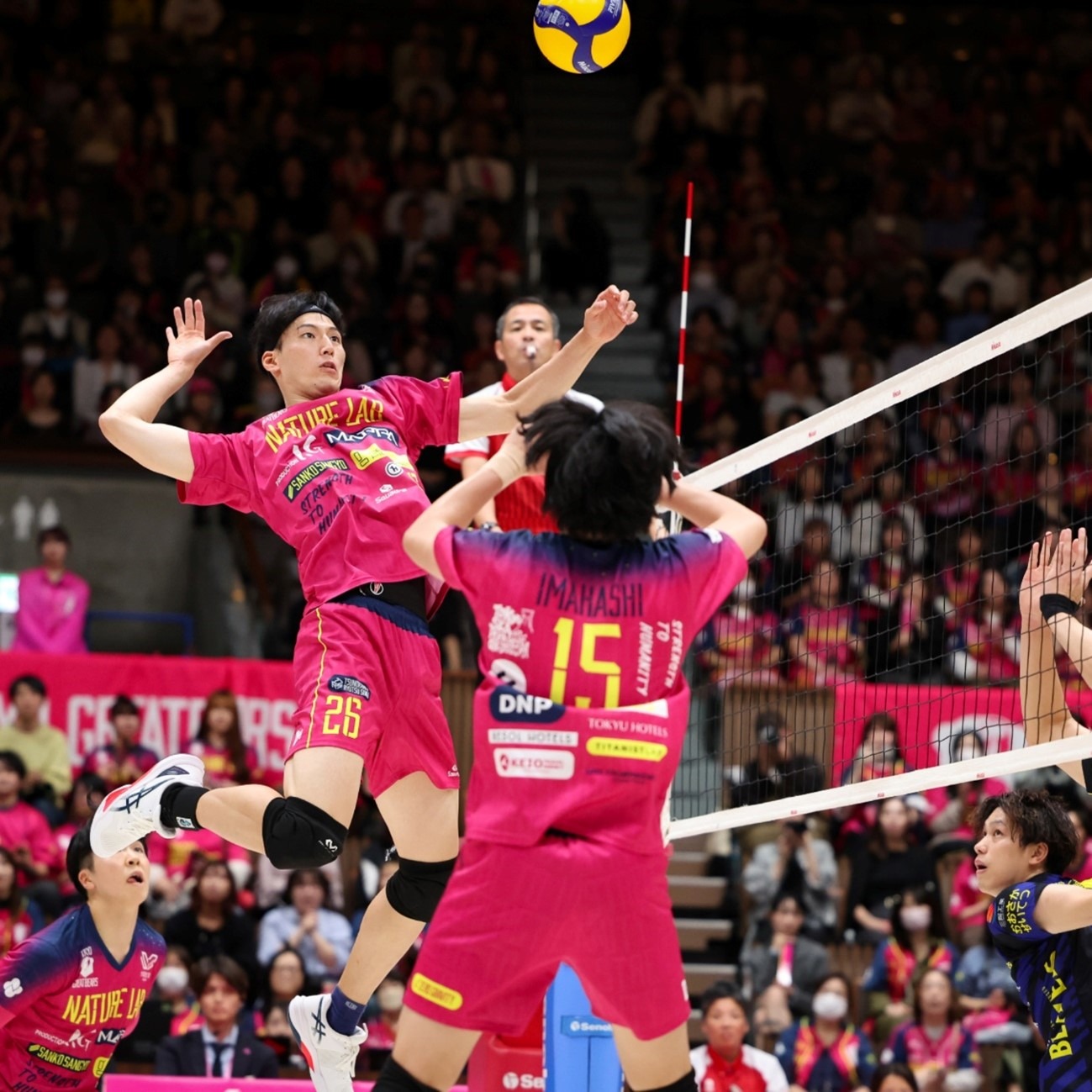 中国男篮新阵容首次亮相